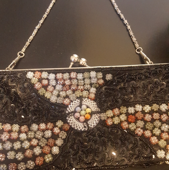 Beaded clutch - Picture 1 of 2
